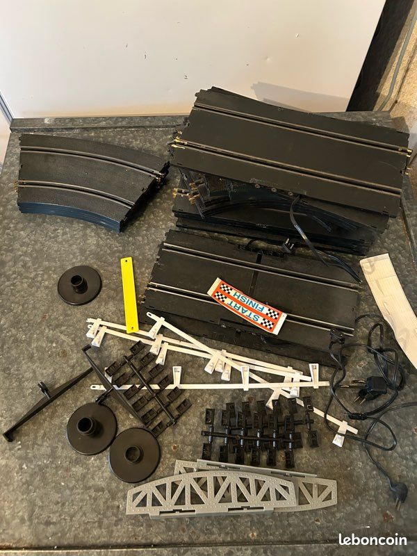 Lot De Pièces Détachées Pour Circuit De Train électrique Jouef - Occasion - Pour Collectionneurs Et Réparateurs