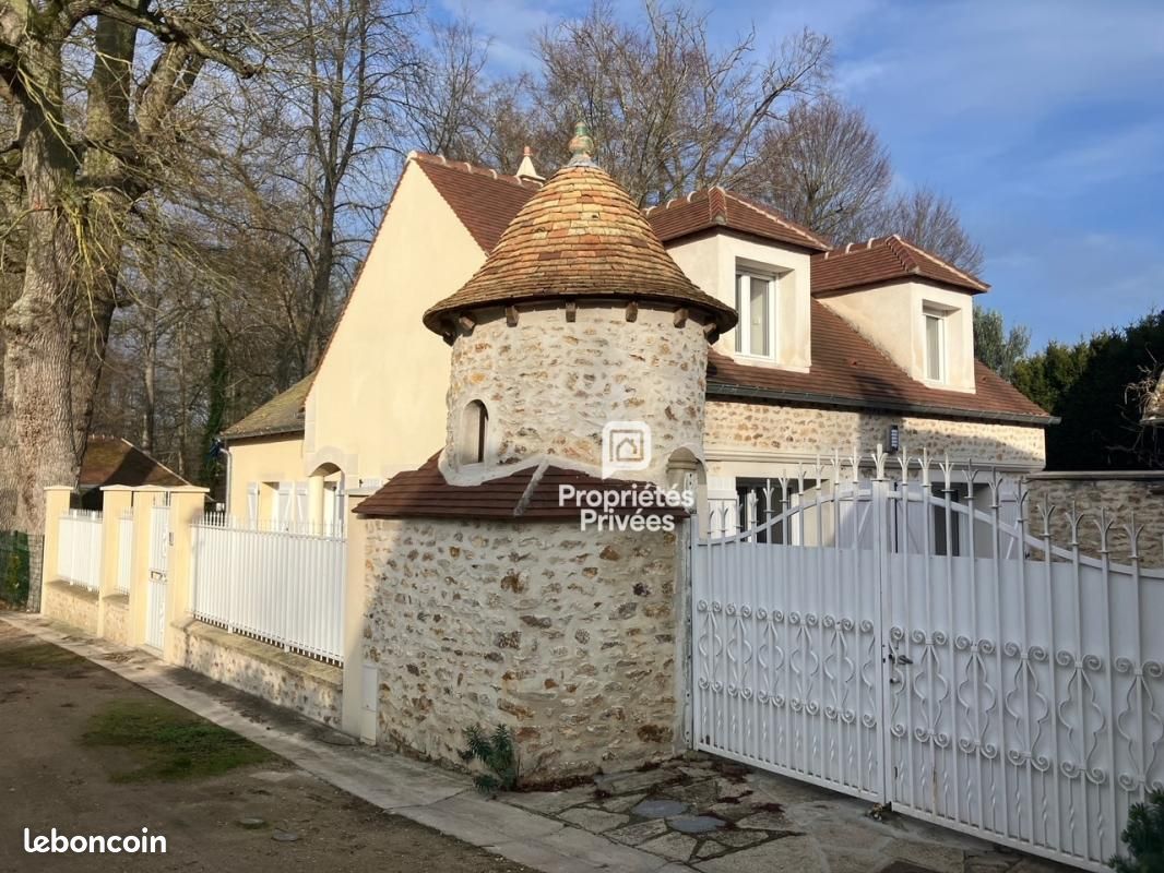 Maison 6 pièces 144 m² · à Thoiry · 144 m² · 459 000 €