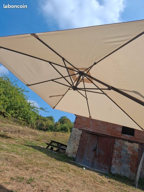 Parasol deporté et inclinable (image 2)