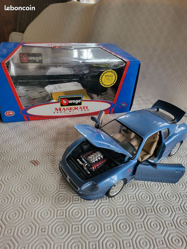 Maserati 3200 GT 1998 Bleu Métal 1/18 Burago - Miniature De Collection - Sans Boîte