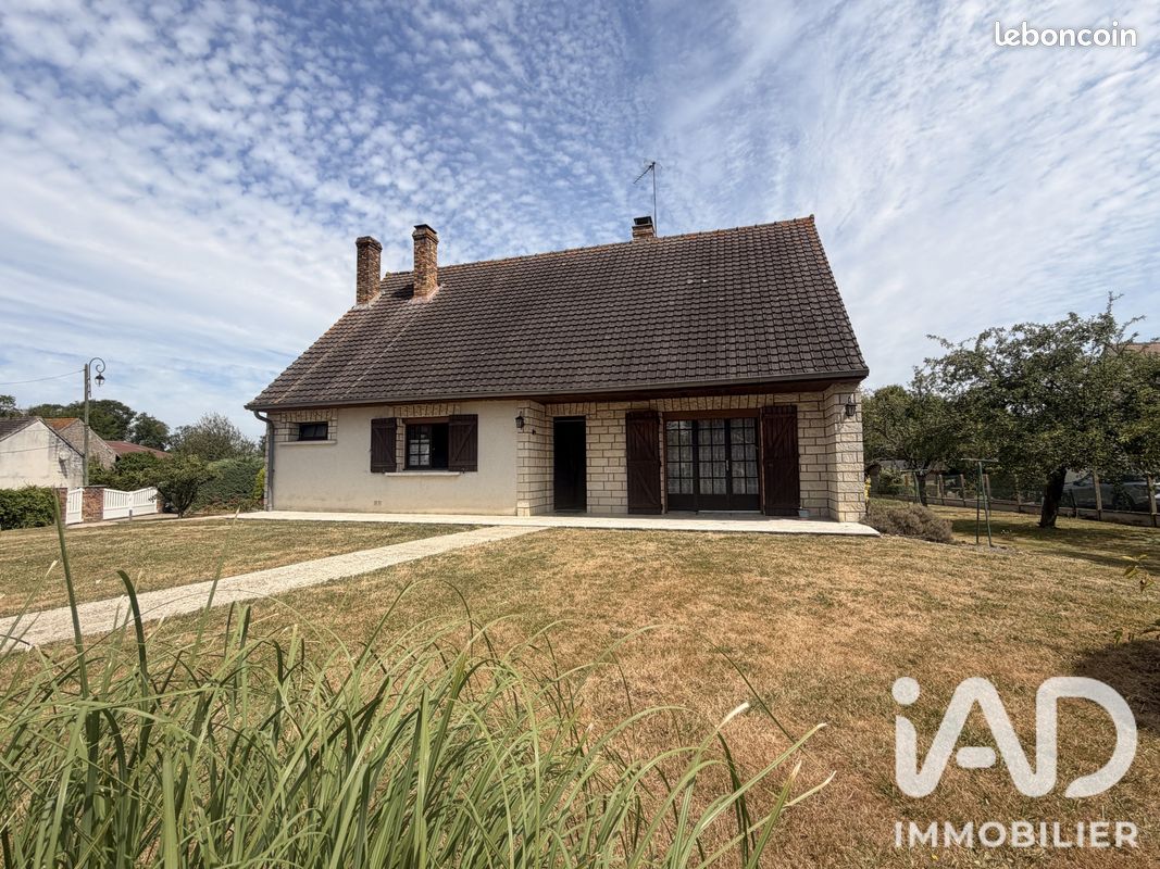 Maison 5 pièces 178 m² · à Les Écrennes · 178 m² · 260 000 €