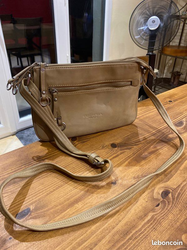 Vend sac bandoulière FUSCHIA (image 1)