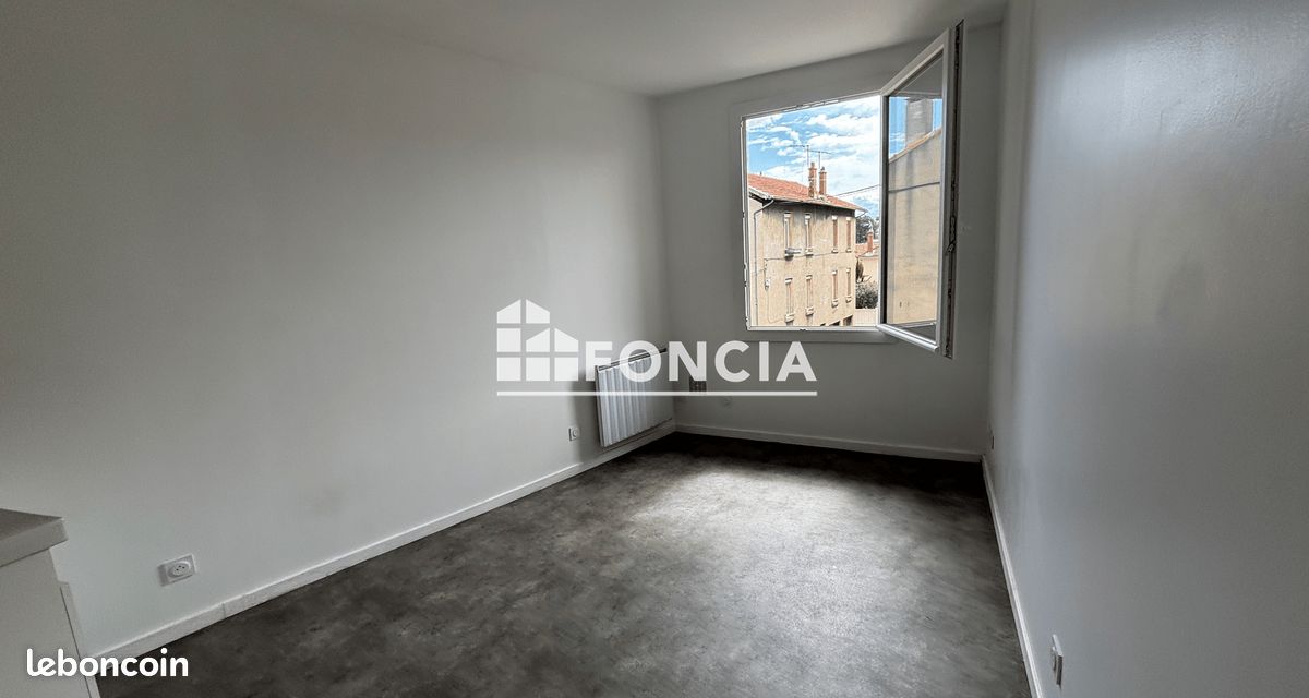 Appartement 1 pièce 15 m² · à Bourg-lès-Valence · 15 m² · 305 €/mois