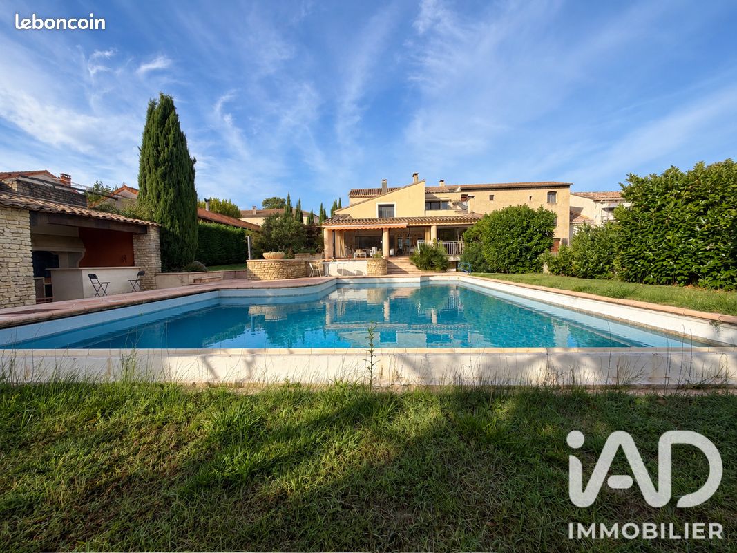 Maison 10 pièces 340 m² · à Sablet · 340 m² · 695 000 €