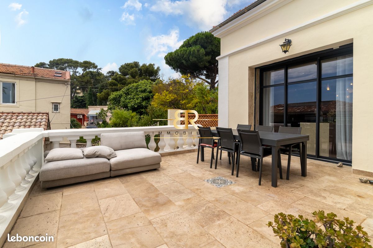 Maison 8 pièces 230 m² · à Bandol · 230 m² · 1 980 000 €