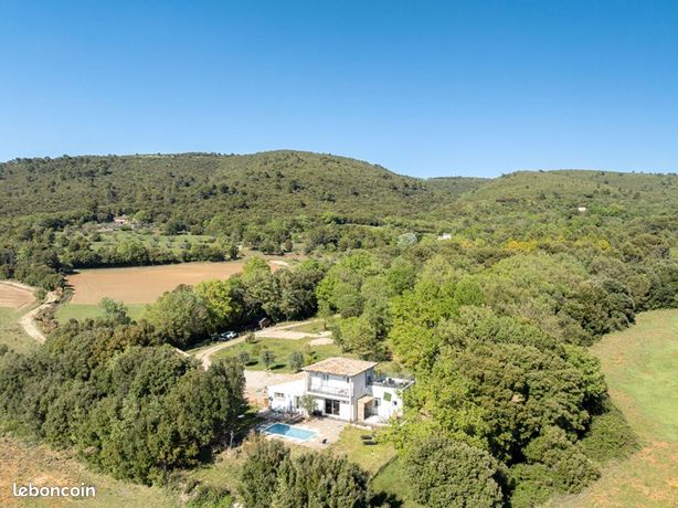 Propriété 5 pièces 143 m²