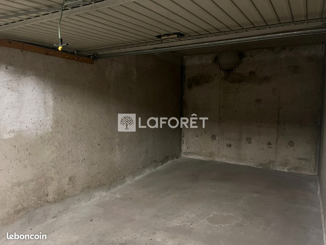 Parking 14 m² · à Caen · 14 m² · 70 €/mois