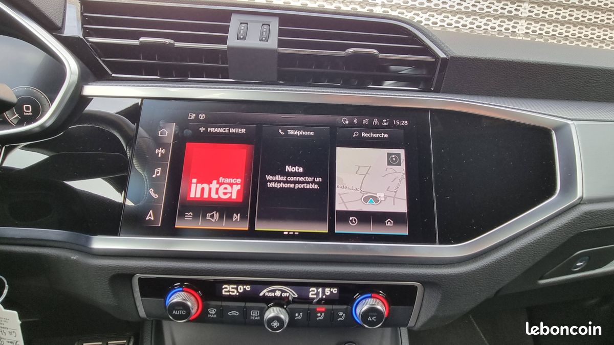 AUDI Q3 45 TFSIe 245 ch S tronic 6 S line (image 23)