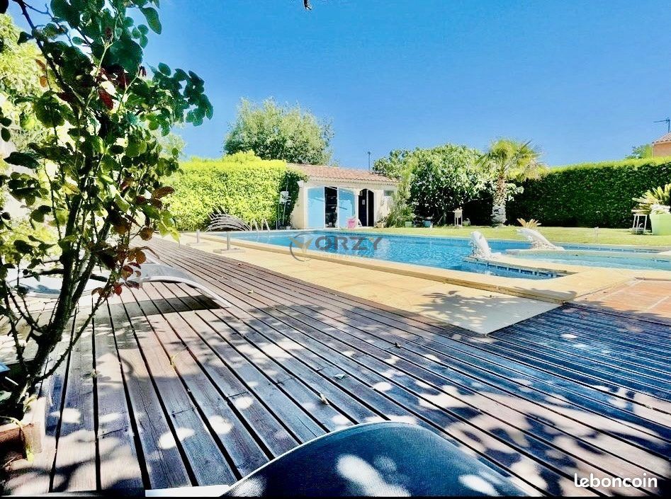 Maison 7 pièces 270 m² · à Sorgues · 270 m² · 460 000 €