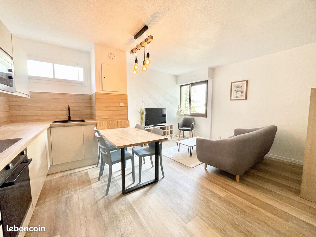 Appartement 1 pièce 45 m² · à Suresnes · 45 m² · 1 165 €/mois