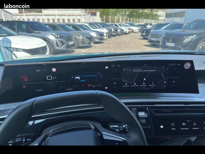 Peugeot 5008 Hybrid 136 e-DCS6 Allure (image 13)