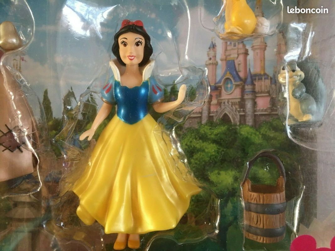 Mini poupée blanche neige à habiller disney disneyland paris Neuf Idée cadeau (image 3)