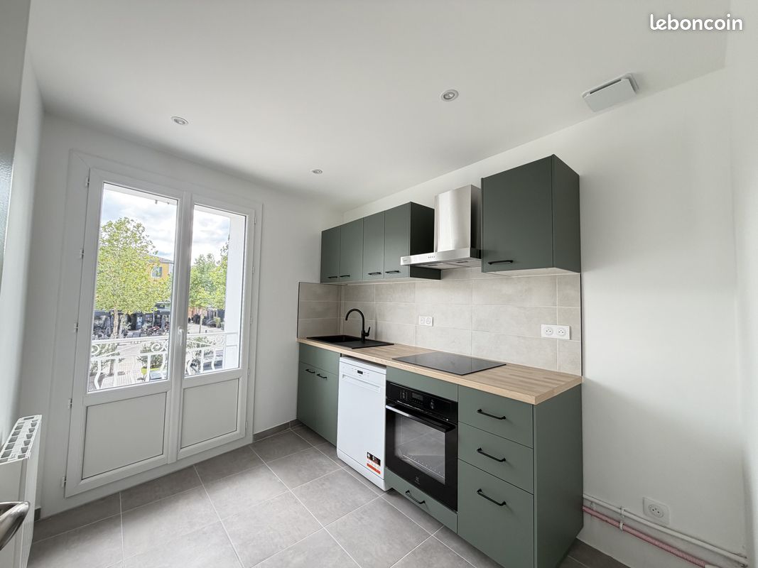 Appartement 3 pièces 49 m² · à Saint-Maximin-la-Sainte-Baume · 49 m² · 780 €/mois