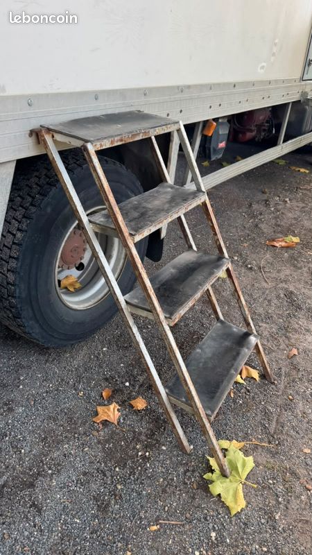 Escalier marchepied camion - Équipement caravaning