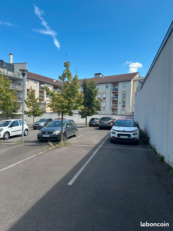 Lot de 2 places de parking extérieures · à Thionville · 13 000 €