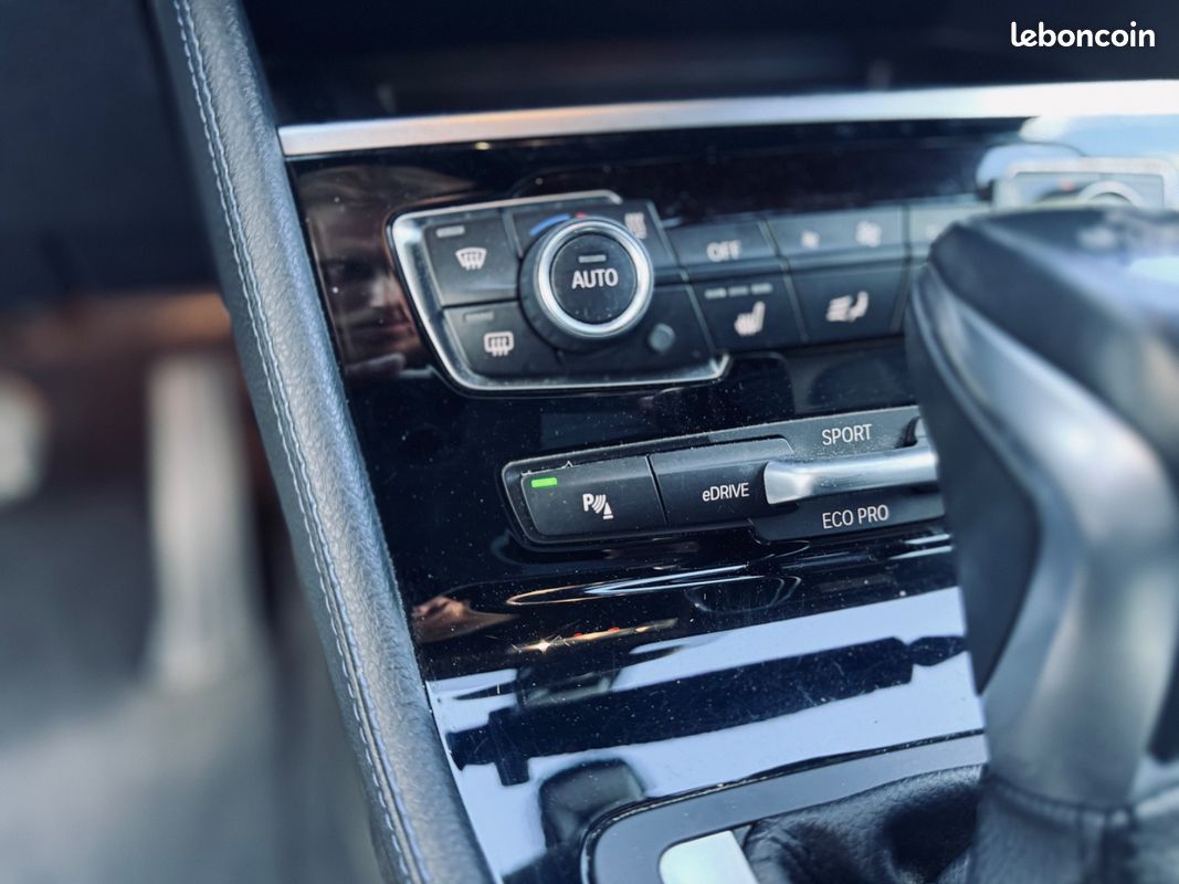 BMW SERIE 2 Active Tourer 1.5L 220CH 225 xe M Sport + SIEGES CHAUFFANTS + AFFICHAGE TETE HAUTE + HARMAN KARDON + CAMERA DE RECUL + GARANTIE 12 MOIS (image 33)