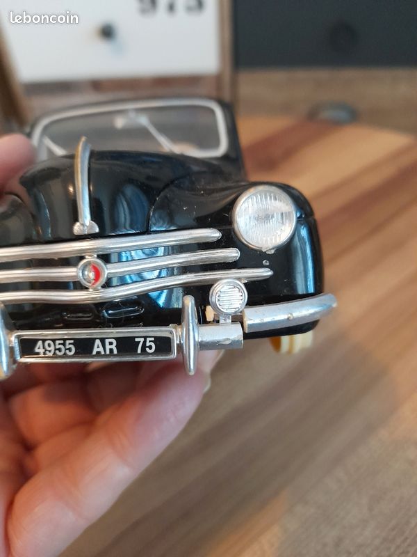 Miniature Solido Renault 4CV Verte - Échelle 1/18 - Prototype BE Métal