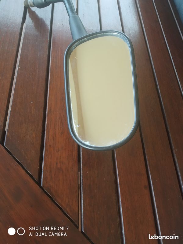 Rétroviseur Honda bon état occasion (image 1)