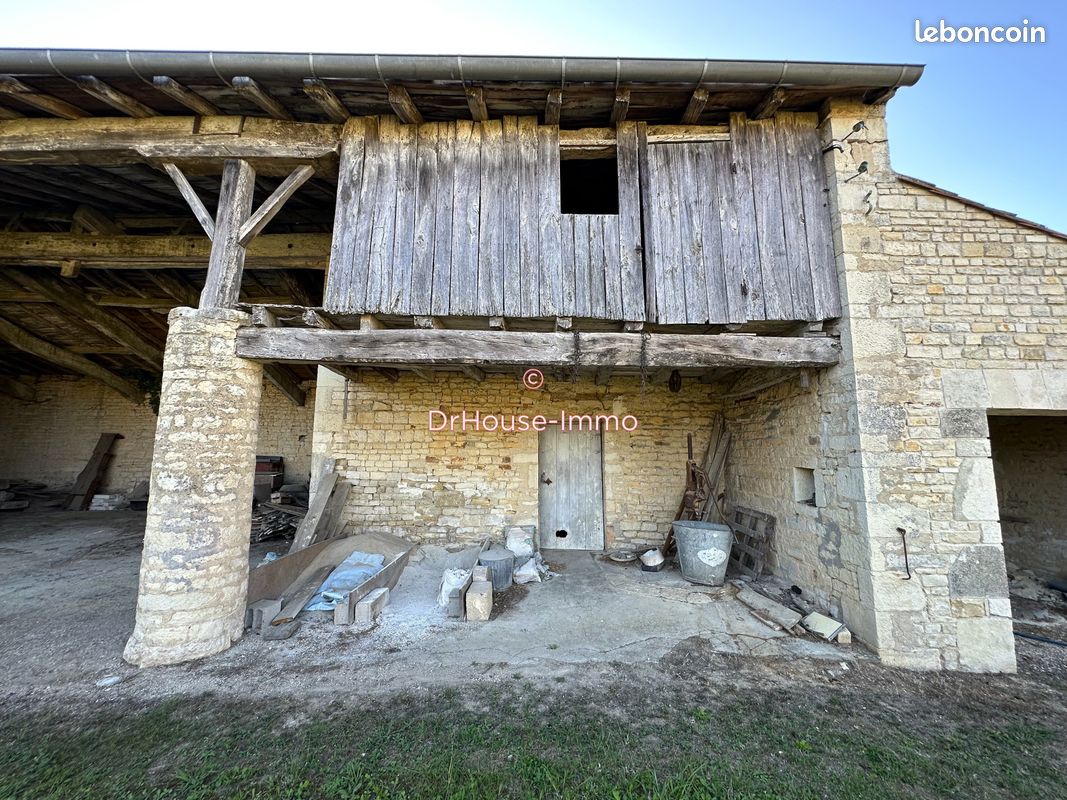 Propriété 12 pièces 430 m² - Xambes 16330 (image principale 4)