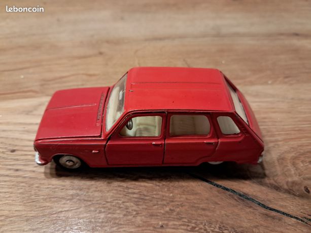 Dinky Toys Renault 6 Rouge - échelle 1:43 - N°1416 - Occasion
