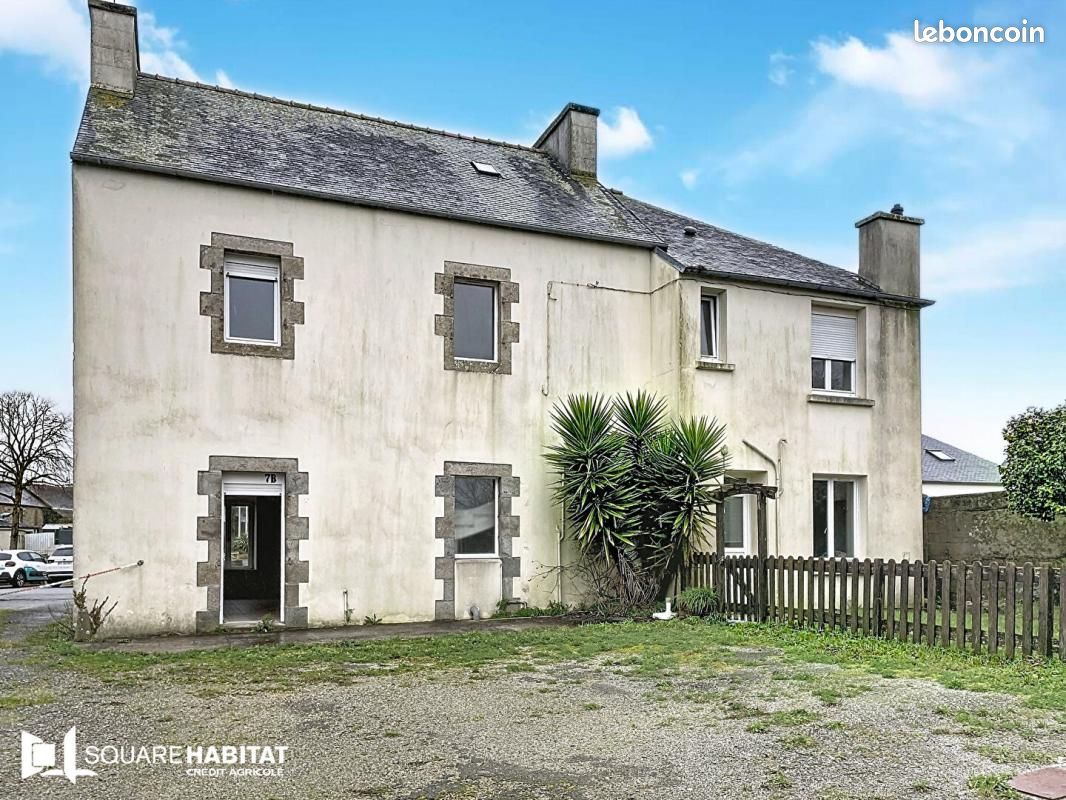 Maison 10 pièces 155 m² · à Kersaint-Plabennec · 155 m² · 150 000 €