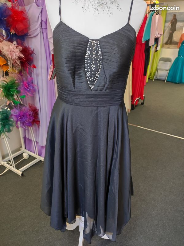 Robe de soirée/cocktail courte en mousseline, JAMAIS PORTEE, coloris noir taille 38 (image 3)