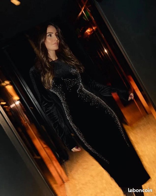 Robe Zara Avec Perles - Taille M, Multicolore, Style Robe Pull, Occasion En Très Bon état