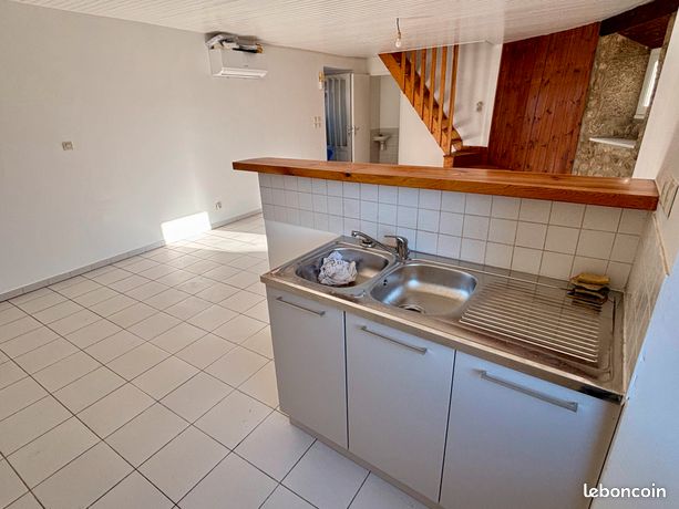 Particulier vend centre Saint-Chely F3 95000