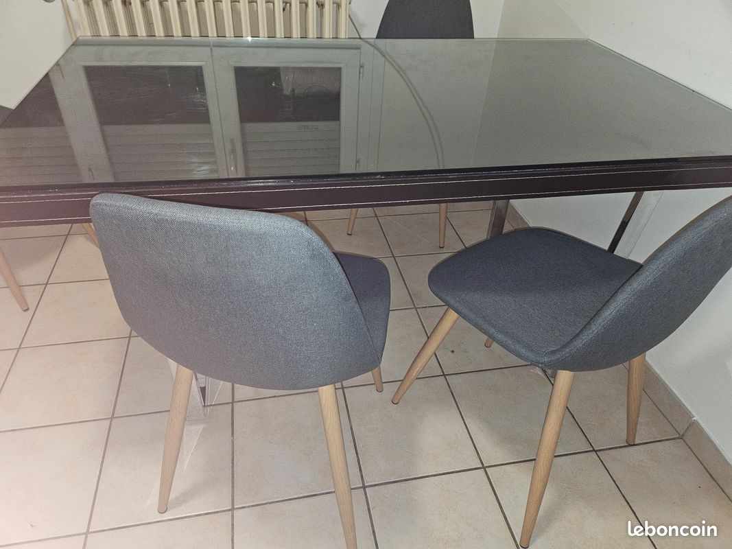 Table (image 1)