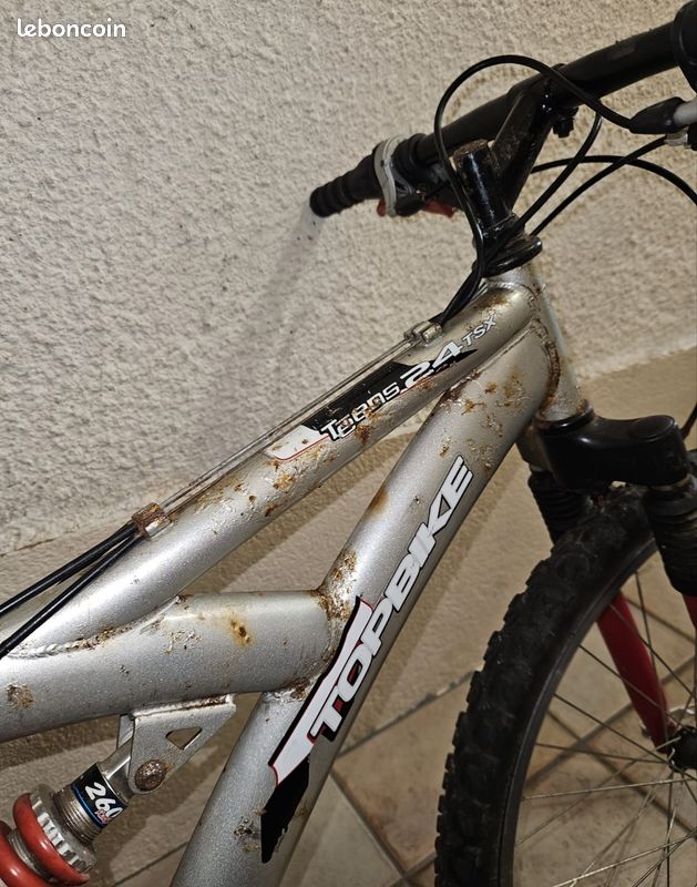 Lot 2 vélos VTT à restaurer (image 5)