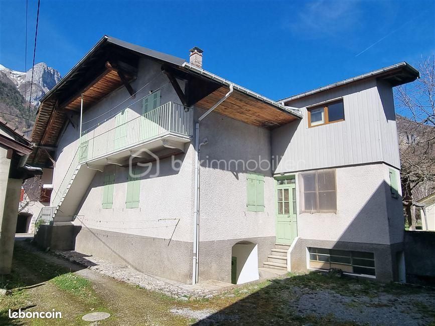 Maison 7 pièces 131 m² · à Saint-Ferréol · 131 m² · 230 000 €