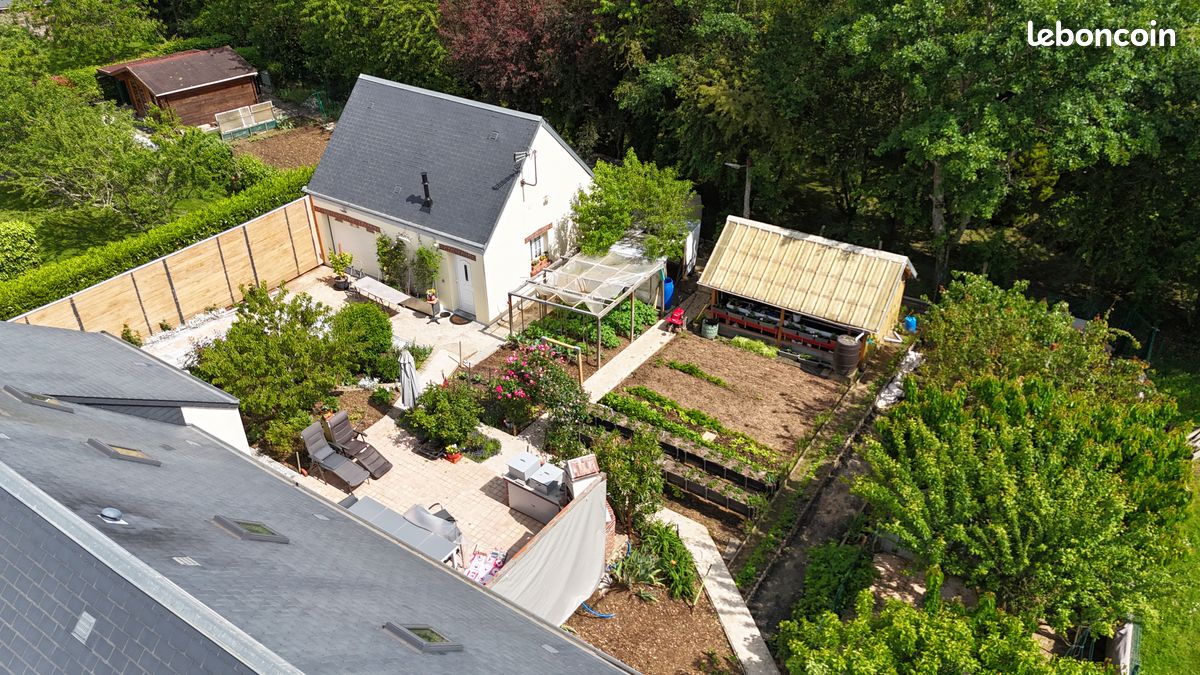 Maison 10 pièces 141 m² · à Cloyes-les-Trois-Rivières · 141 m² · 400 000 €