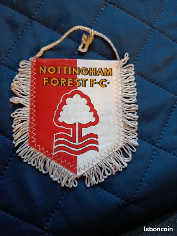 FANION FOOTBALL CLUB NOTTINGHAM FOREST FC EUR 3,00 - FR