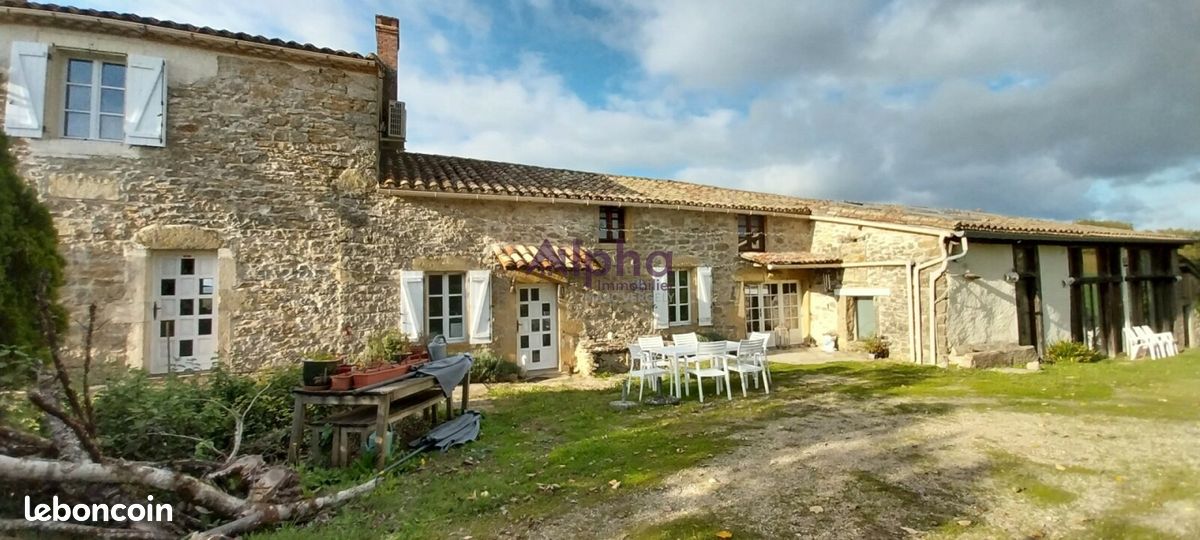 12 pièces 280 m² · à Caylus · 280 m² · 392 000 €