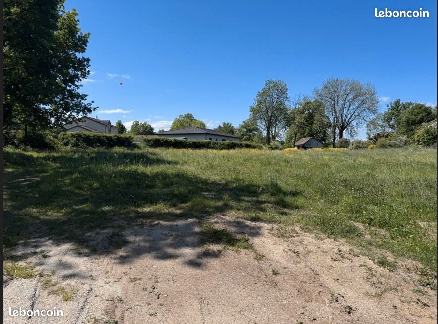 Terrain 814 m² Pierrefiques · 82 000 €