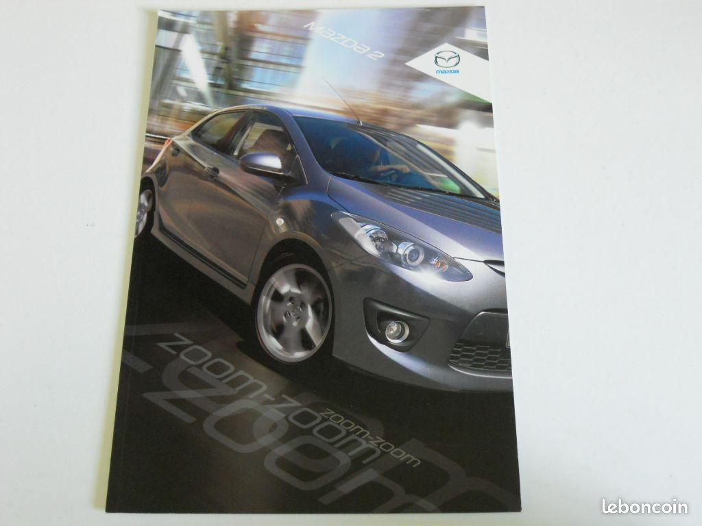 MAZDA 2 - brochures 3x catalogues éditions 2007 - 2008 - 2011 (image 2)