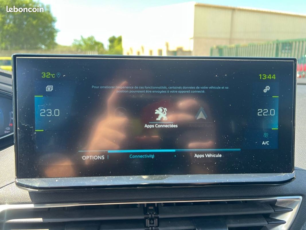 PEUGEOT 3008 Hybrid 225 e-EAT8 Allure Pack (image 14)