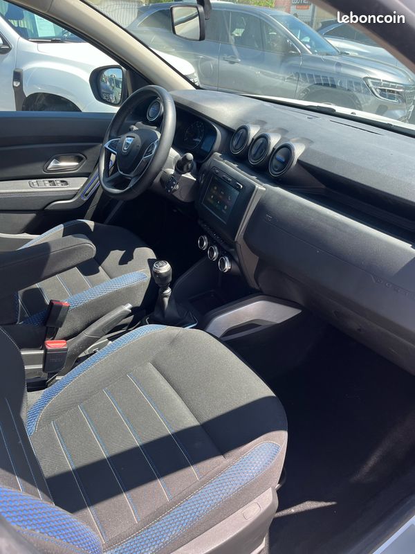 Dacia Duster 1.5 Blue dCi 115cv 15 ans 4x2 (image 5)