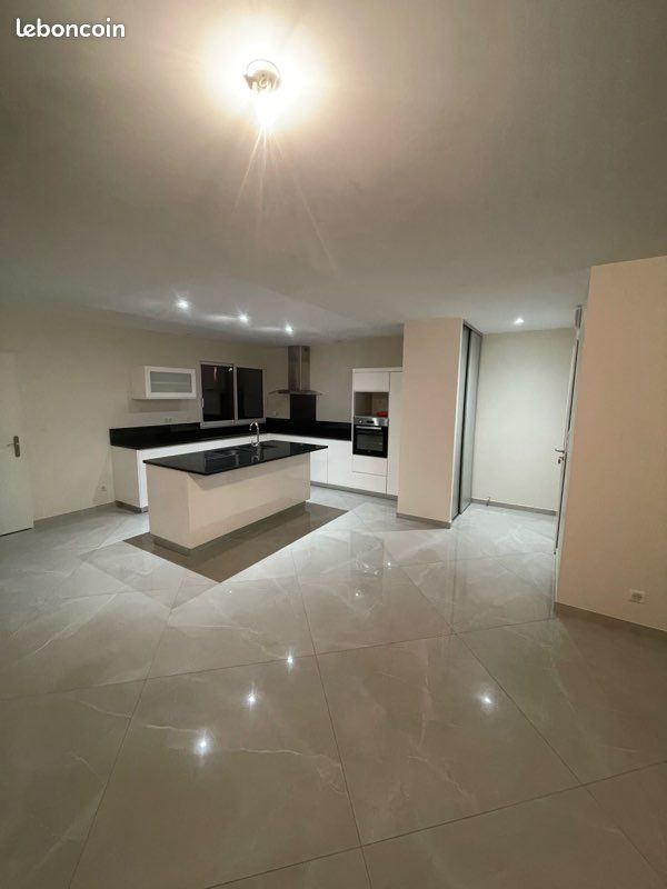 Maison 5 pièces 127 m² · à Niort · 127 m² · 1 400 €