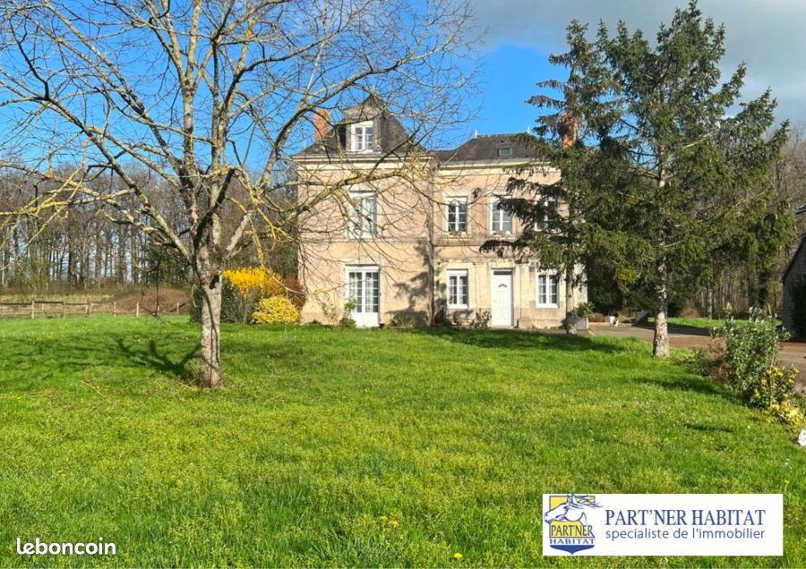 Maison 9 pièces 176 m² · à Sablé-sur-Sarthe · 176 m² · 383 250 €