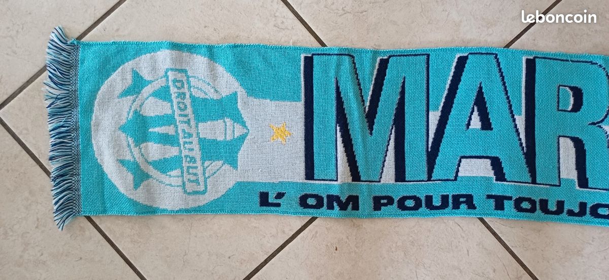Sweat vintage de football OM Marseille Bleu Taille 10 ans Sweat vintage de football OM Marseille Bleu Taille 10 ans