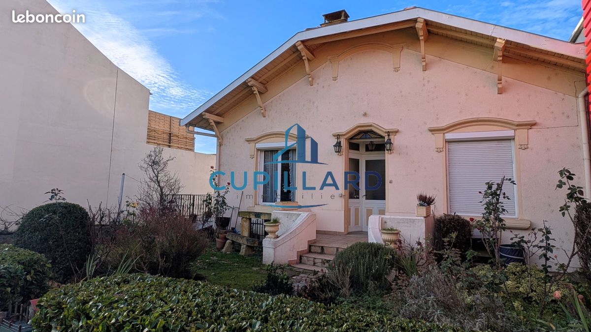 Maison 4 pièces 94 m² · à Riorges · 94 m² · 137 000 €