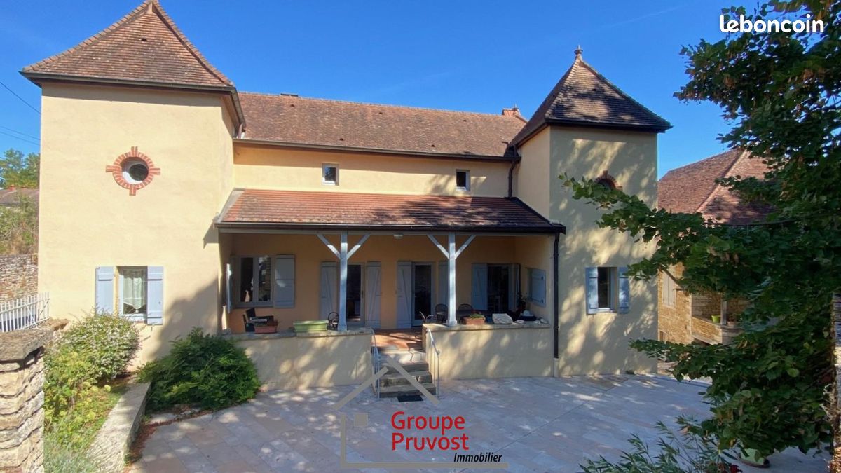 Maison 8 pièces 228 m² · à Cluny · 228 m² · 580 000 €