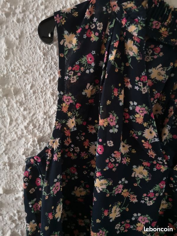 Tunique Kiabi Bleue à Fleurs En Polyester - Taille 42, Très Bon état, Sans Manches