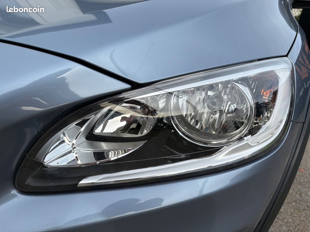 VOLVO V60 CROSS-COUNTRY 2.0 150ch PLUS D3 GEARTRONIC ENTRETIEN CONSTRUCTEUR (image 15)