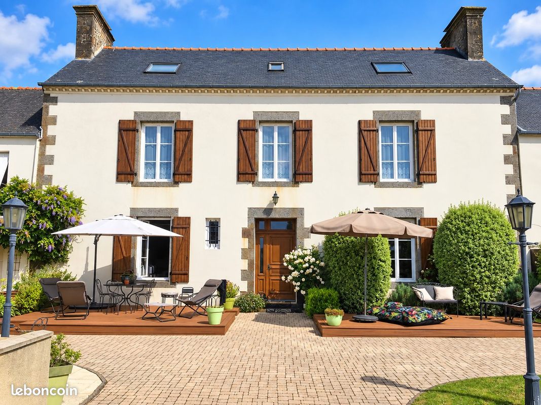 Maison 18 pièces 358 m² · à Roz-Landrieux · 358 m² · 730 000 €