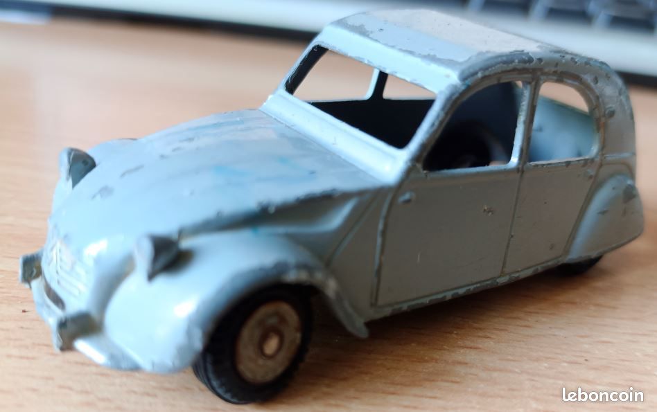 Dinky Toys Citroën 2CV Junior 1955 - Échelle 1:43 - France - Défaut Aile