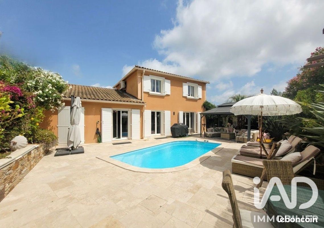 Maison 6 pièces 153 m² · à La Croix-Valmer · 153 m² · 1 250 000 €