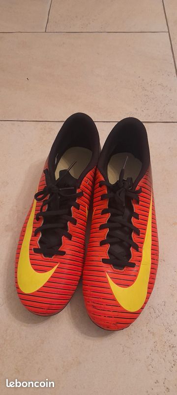 Chaussures de foot Nike Mercurial taille 43 (image 2)