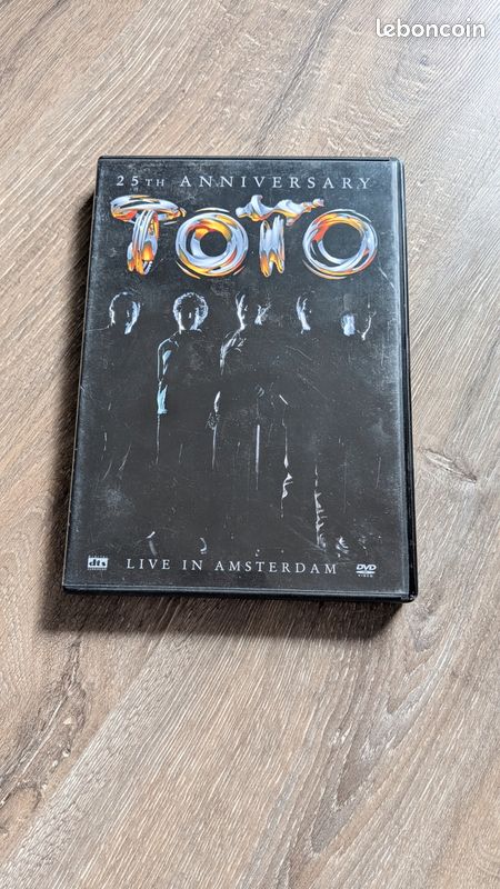 Toto live in Amsterdam (image 1)